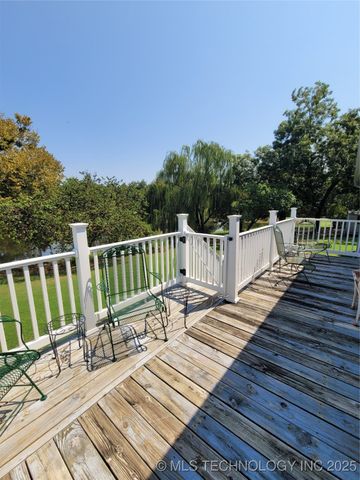 700 N Maytubby Street, Kingston, OK 73439