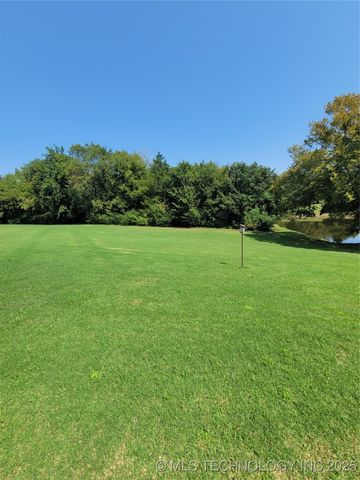 700 N Maytubby Street, Kingston, OK 73439