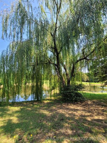 700 N Maytubby Street, Kingston, OK 73439