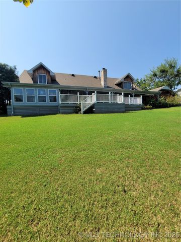 700 N Maytubby Street, Kingston, OK 73439