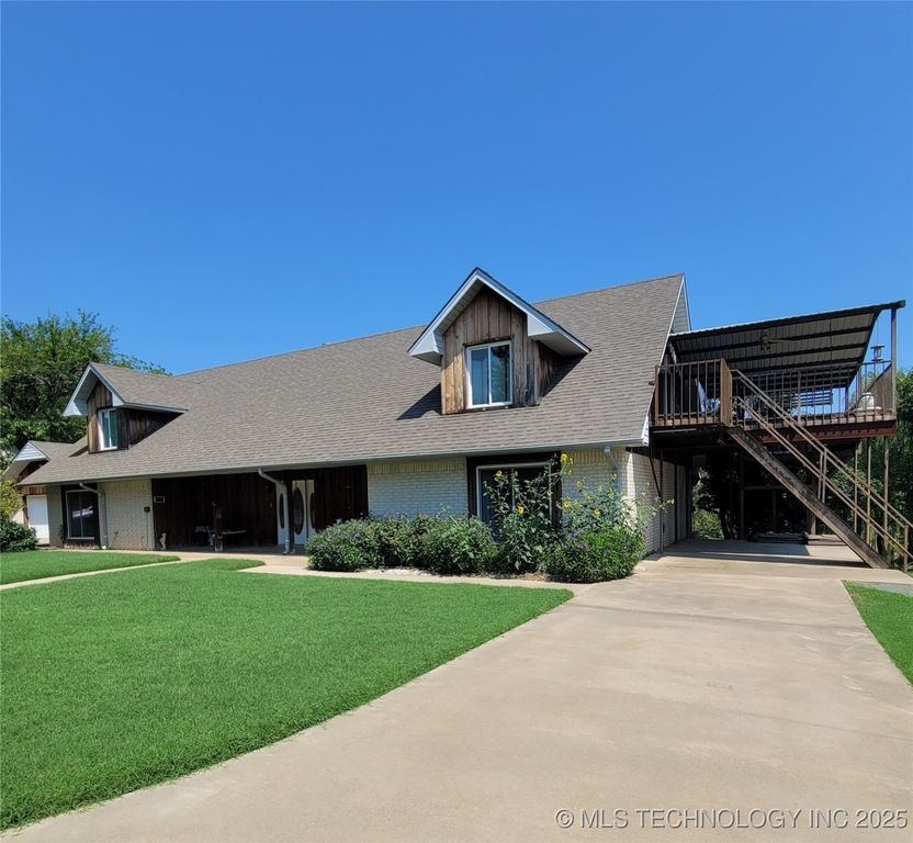 700 N Maytubby Street, Kingston, OK 73439