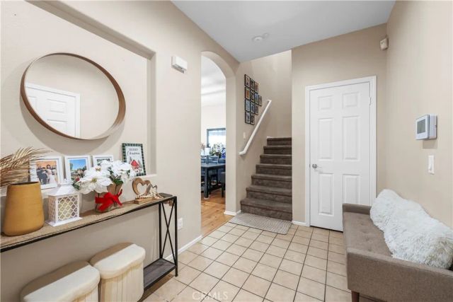 9001 Owensmouth 28, Canoga Park, CA 91304