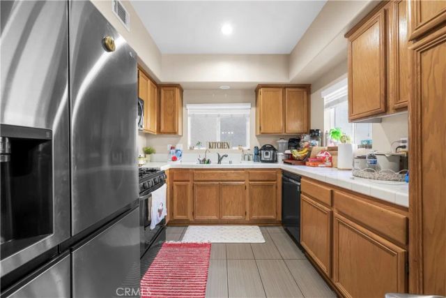 9001 Owensmouth 28, Canoga Park, CA 91304