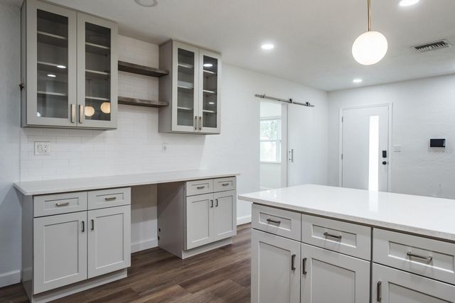 781 40TH AVENUE NE, St Petersburg, FL 33703