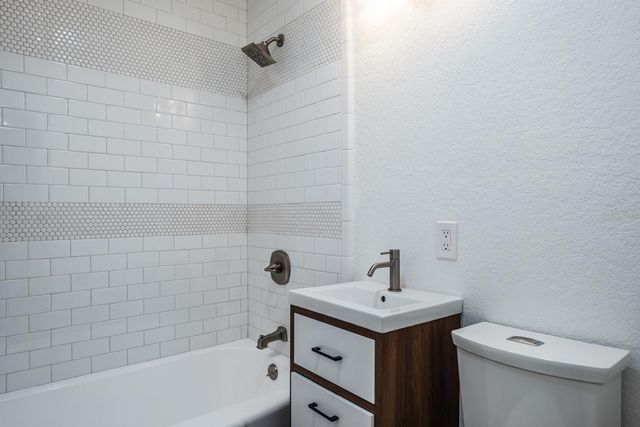 781 40TH AVENUE NE, St Petersburg, FL 33703