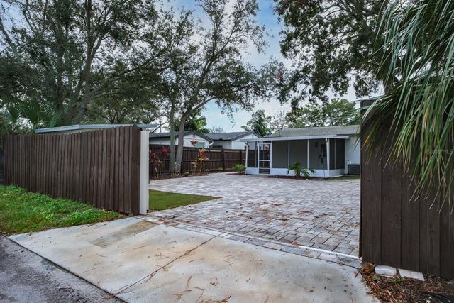 781 40TH AVENUE NE, St Petersburg, FL 33703