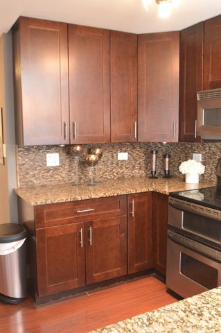 5400 Walnut Avenue 111, Downers Grove, IL 60515