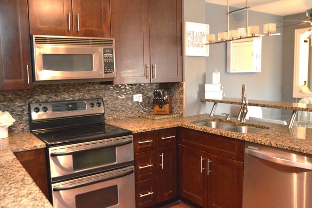 5400 Walnut Avenue 111, Downers Grove, IL 60515