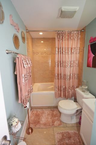 5400 Walnut Avenue 111, Downers Grove, IL 60515