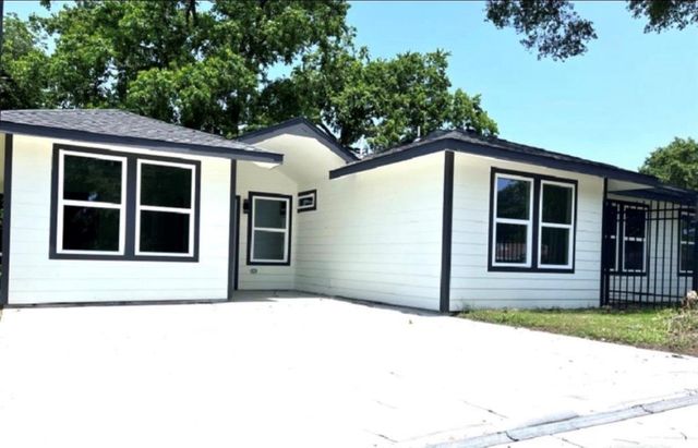 3734 Yellowstone Boulevard, Houston, TX 77021