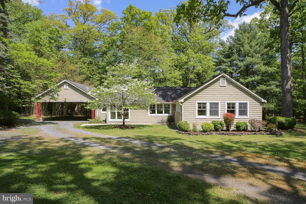 Image 1 of property listing at 503 MCCAULEY ST, Washington Grove, MD 20880