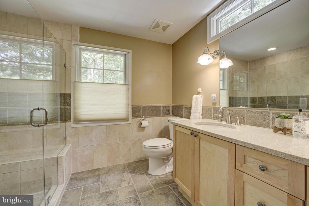 Image 21 of property listing at 503 MCCAULEY ST, Washington Grove, MD 20880