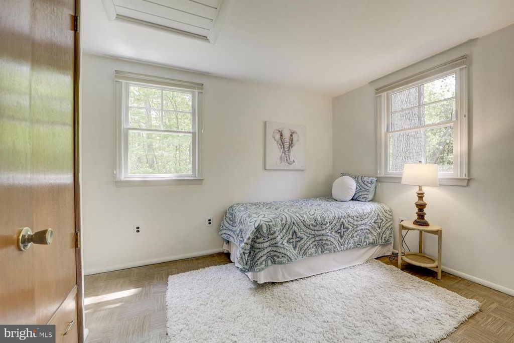 Image 23 of property listing at 503 MCCAULEY ST, Washington Grove, MD 20880