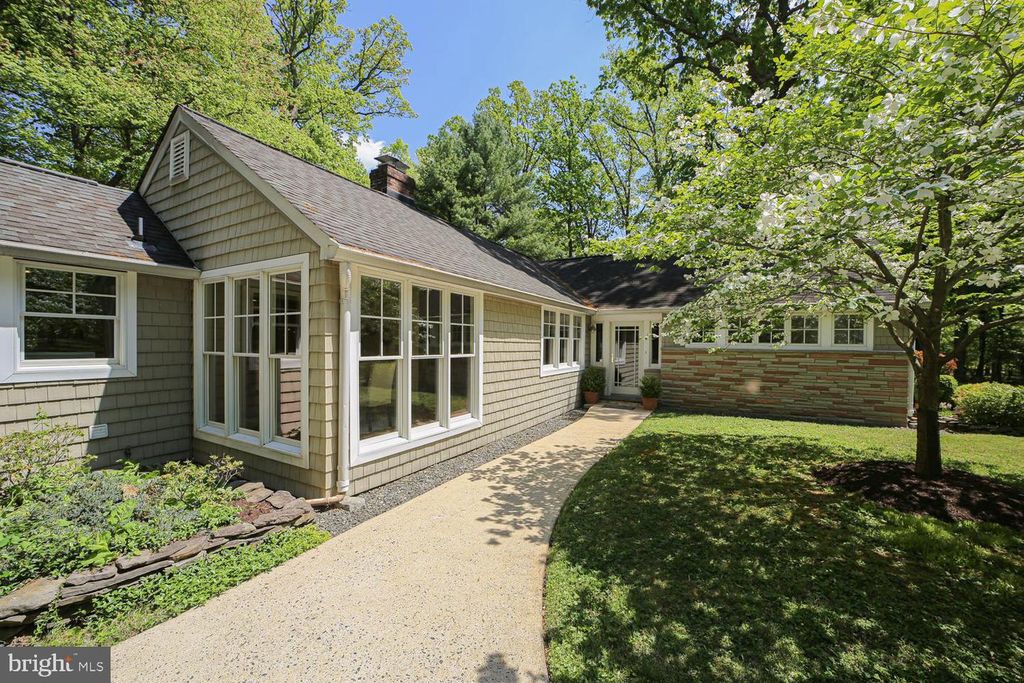 Image 29 of property listing at 503 MCCAULEY ST, Washington Grove, MD 20880