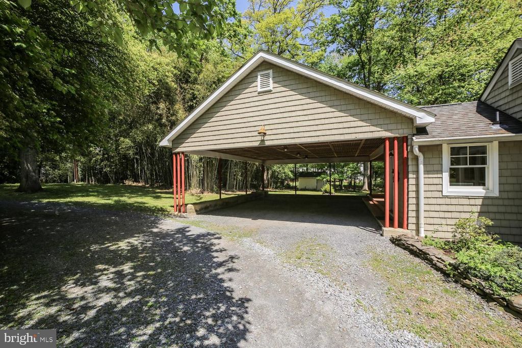 Image 30 of property listing at 503 MCCAULEY ST, Washington Grove, MD 20880