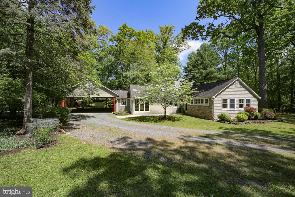 Image 37 of property listing at 503 MCCAULEY ST, Washington Grove, MD 20880