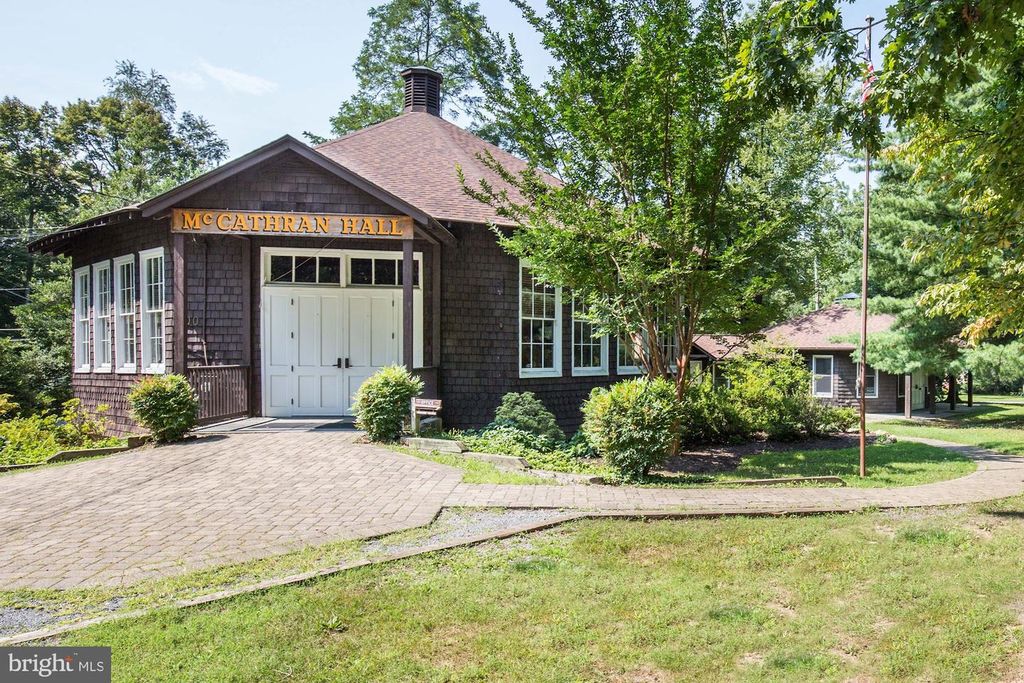 Image 38 of property listing at 503 MCCAULEY ST, Washington Grove, MD 20880