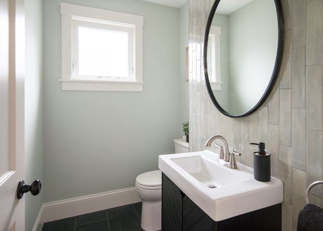 143 Oakley Road 143, Belmont, MA 02478