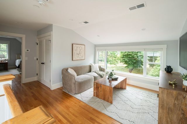 143 Oakley Road 143, Belmont, MA 02478
