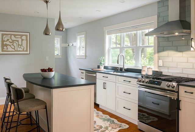 143 Oakley Road 143, Belmont, MA 02478