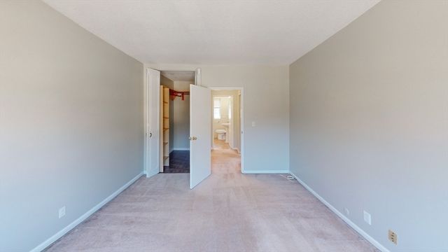 137 Lake Shore Rd 4, Boston, MA 02135