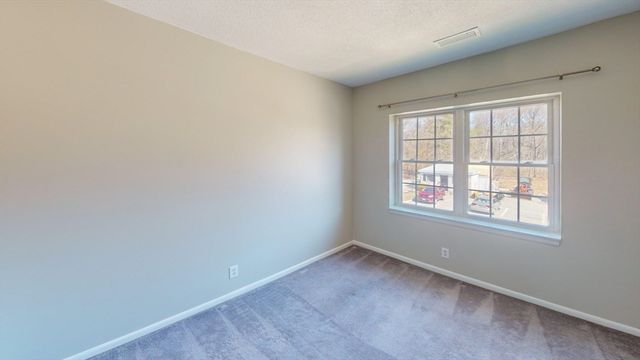 137 Lake Shore Rd 4, Boston, MA 02135