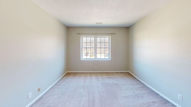 137 Lake Shore Rd 4, Boston, MA 02135