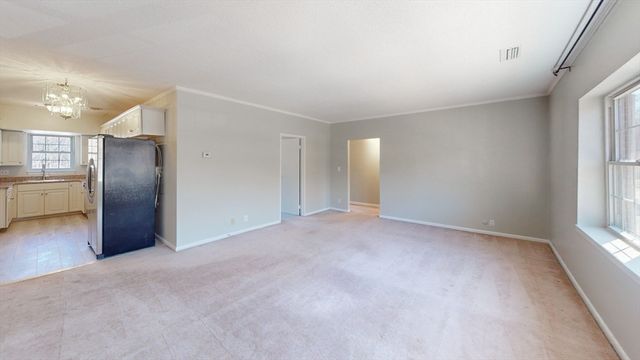 137 Lake Shore Rd 4, Boston, MA 02135