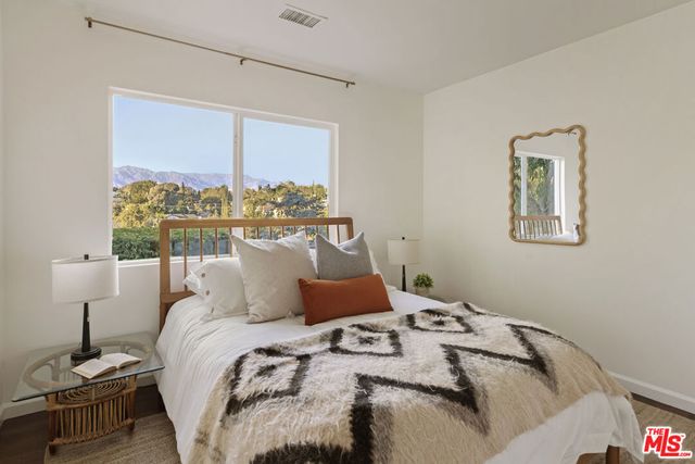 914 Terrace 49, Los Angeles, CA 90042