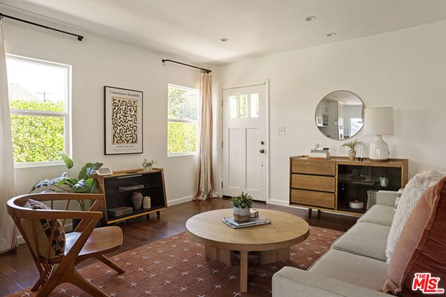 914 Terrace 49, Los Angeles, CA 90042