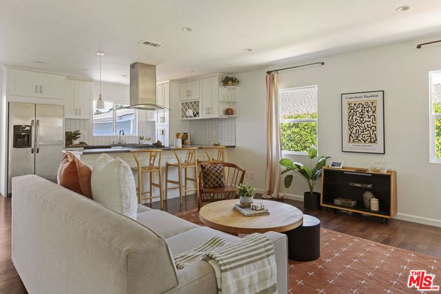 914 Terrace 49, Los Angeles, CA 90042