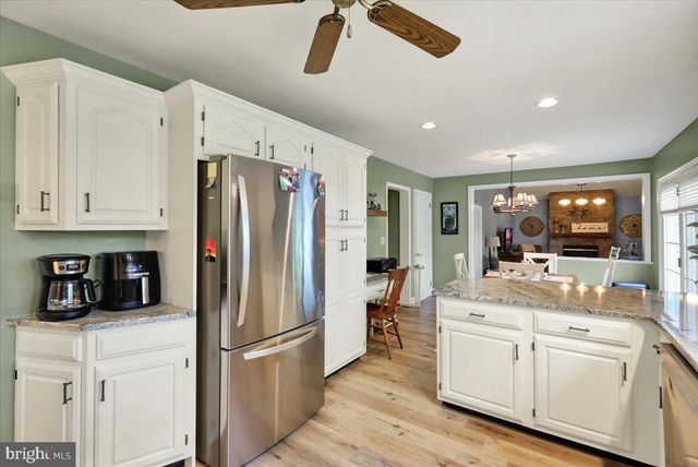 1016 KEYSTONE DR, Lancaster, PA 17603