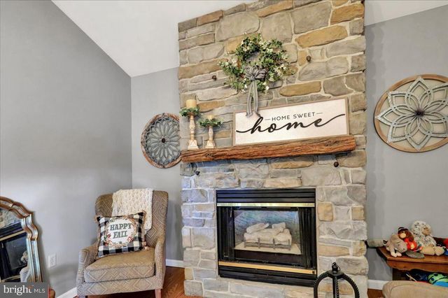 1016 KEYSTONE DR, Lancaster, PA 17603