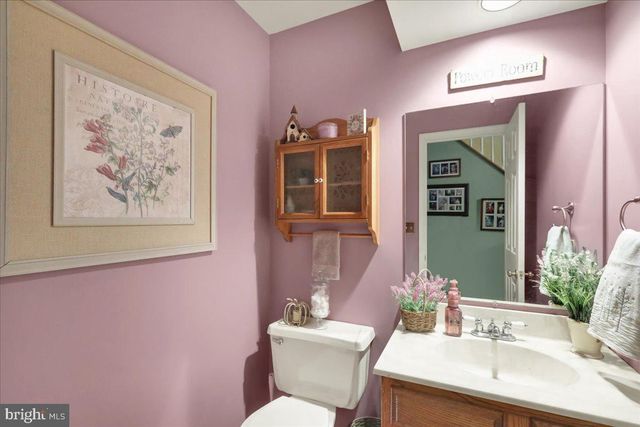 1016 KEYSTONE DR, Lancaster, PA 17603