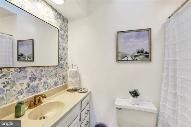 1016 KEYSTONE DR, Lancaster, PA 17603