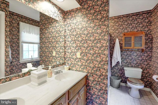 1016 KEYSTONE DR, Lancaster, PA 17603
