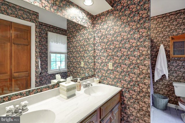 1016 KEYSTONE DR, Lancaster, PA 17603
