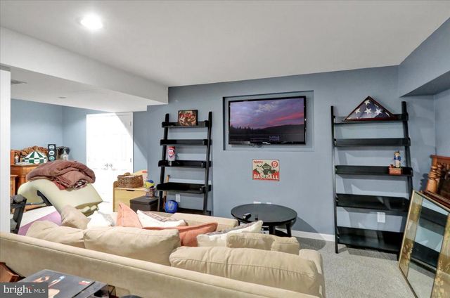 1016 KEYSTONE DR, Lancaster, PA 17603