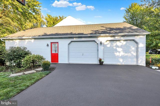 1016 KEYSTONE DR, Lancaster, PA 17603