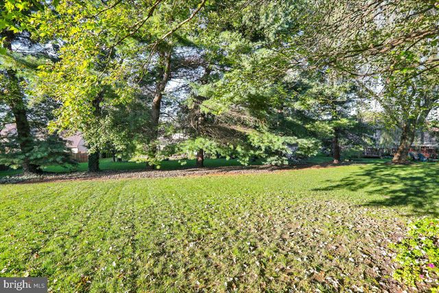 1016 KEYSTONE DR, Lancaster, PA 17603