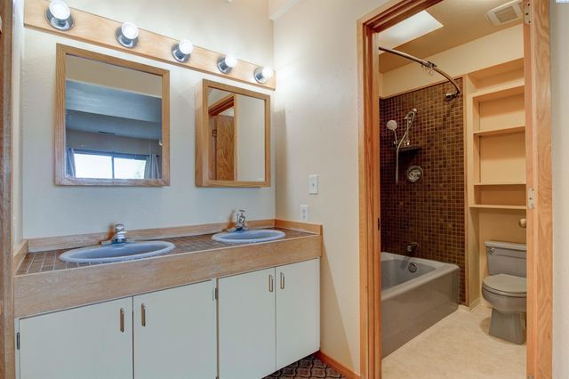 600 W 26th Pl, Kennewick, WA 99337