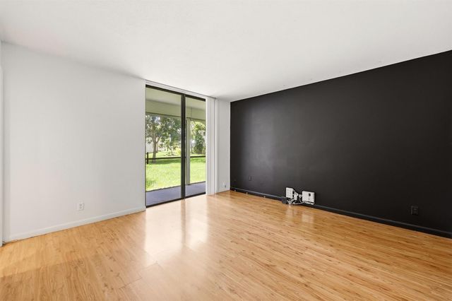 5160 Las Verdes Circle Unit 101, Delray Beach, FL 33484