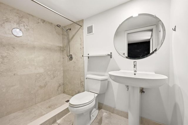 5160 Las Verdes Circle Unit 101, Delray Beach, FL 33484