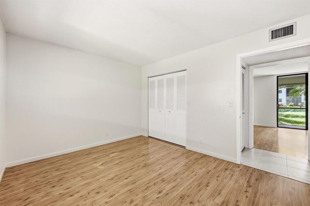 5160 Las Verdes Circle Unit 101, Delray Beach, FL 33484