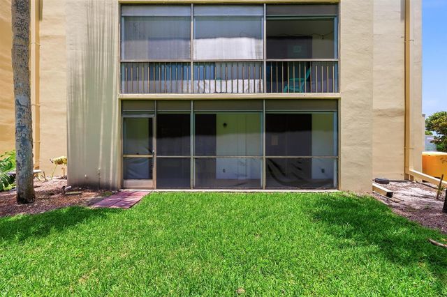 5160 Las Verdes Circle Unit 101, Delray Beach, FL 33484