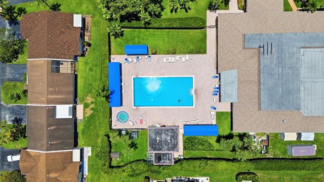 5160 Las Verdes Circle Unit 101, Delray Beach, FL 33484