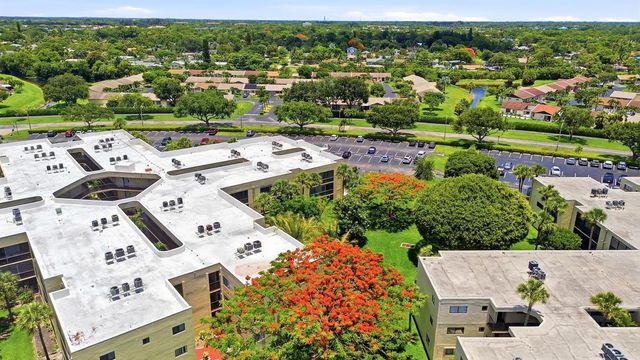 5160 Las Verdes Circle Unit 101, Delray Beach, FL 33484