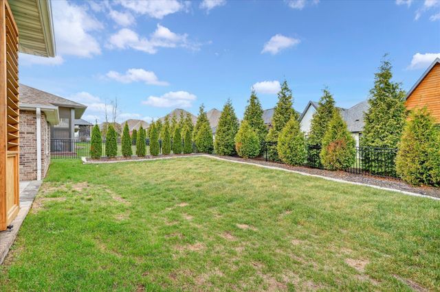 3805 E Hutcheson Avenue, Springfield, MO 65802