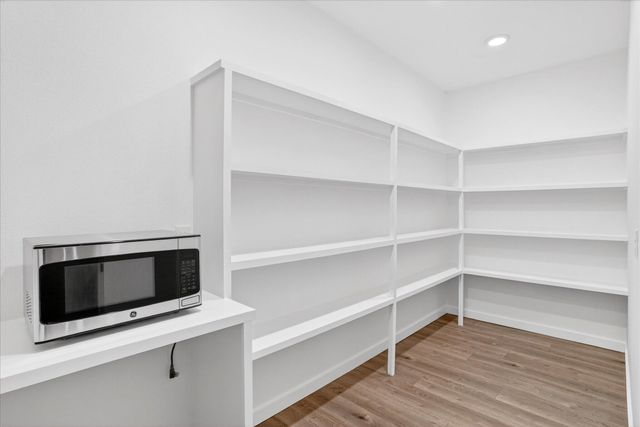 3805 E Hutcheson Avenue, Springfield, MO 65802