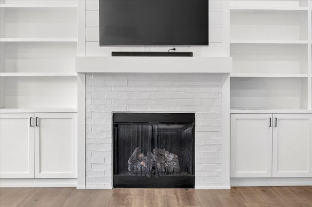 3805 E Hutcheson Avenue, Springfield, MO 65802